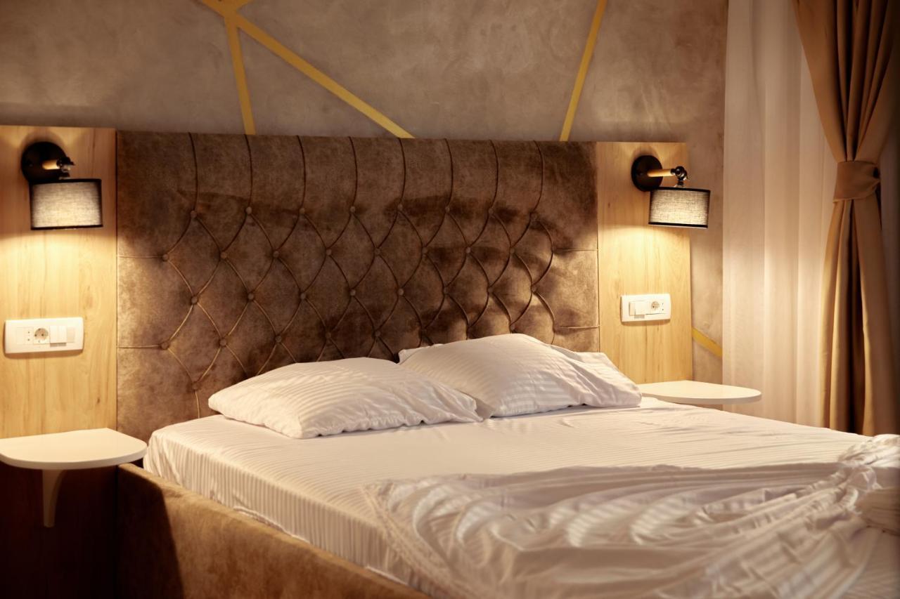 Amico Hotel Приштина Экстерьер фото