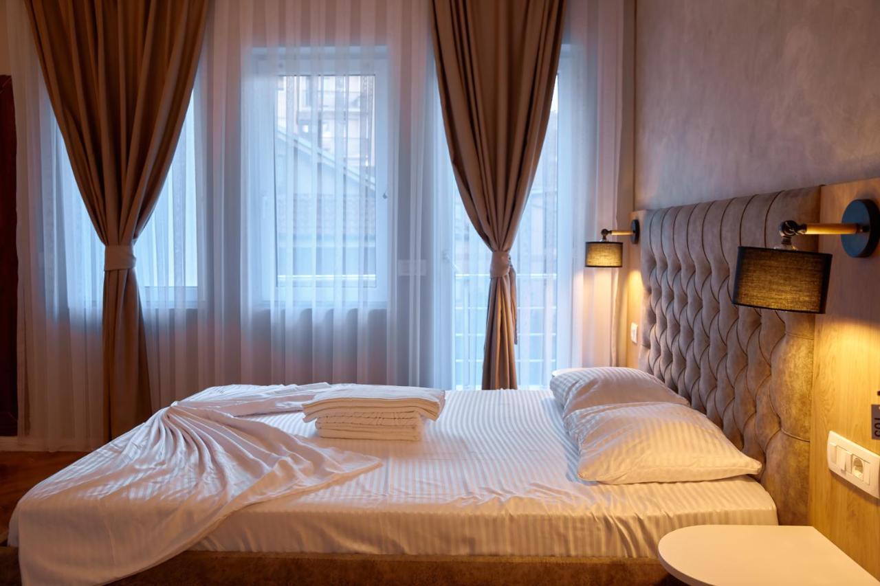 Amico Hotel Приштина Экстерьер фото