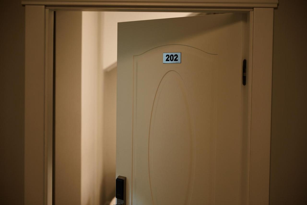 Amico Hotel Приштина Экстерьер фото