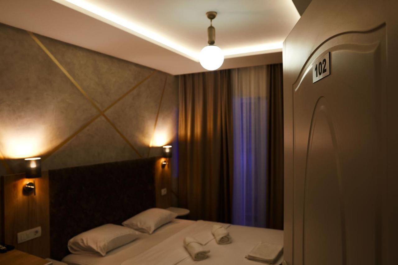 Amico Hotel Приштина Экстерьер фото