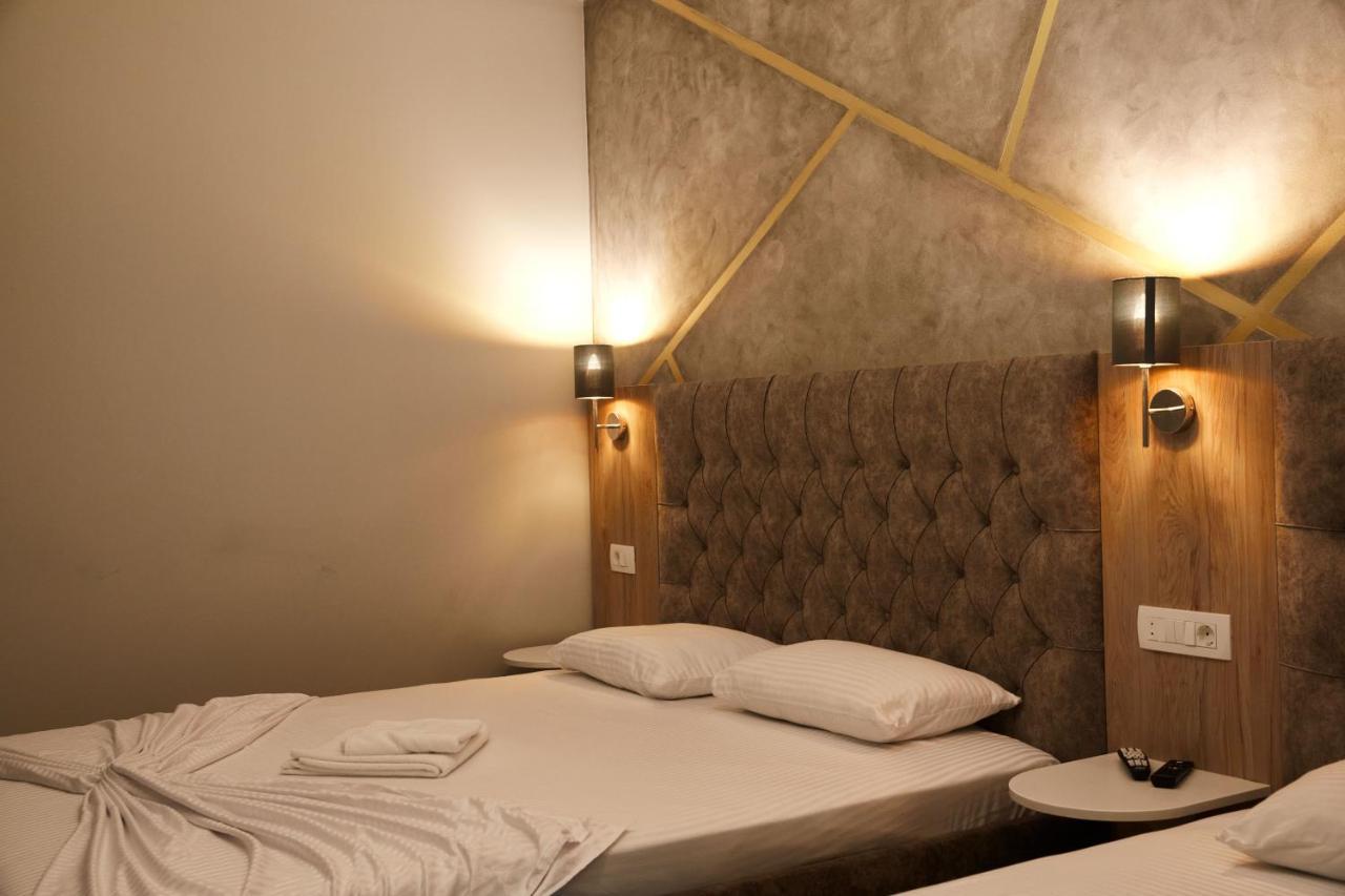Amico Hotel Приштина Экстерьер фото